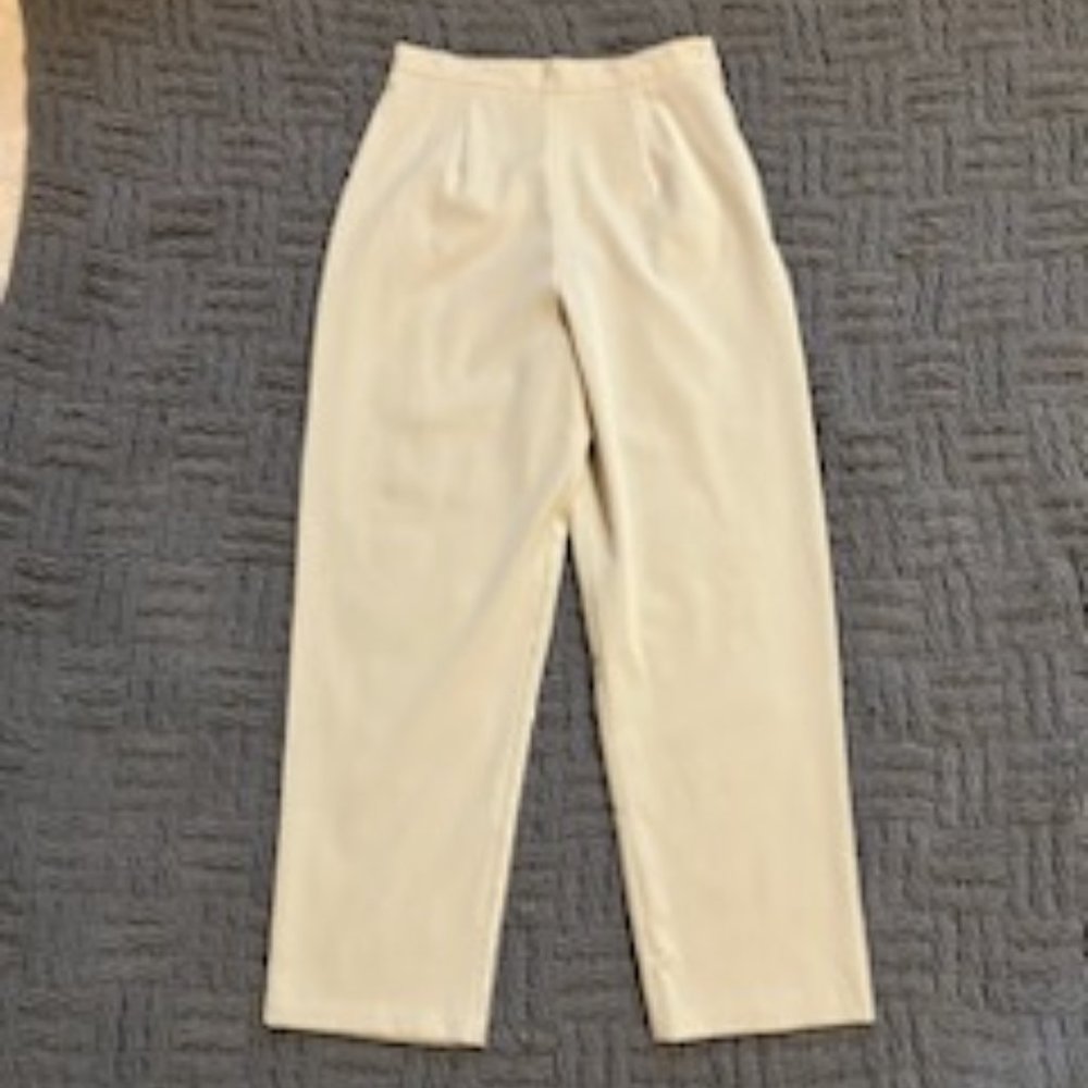 Courtenay Ivory Short-Sleeve Pantsuit - Picture 10 of 14